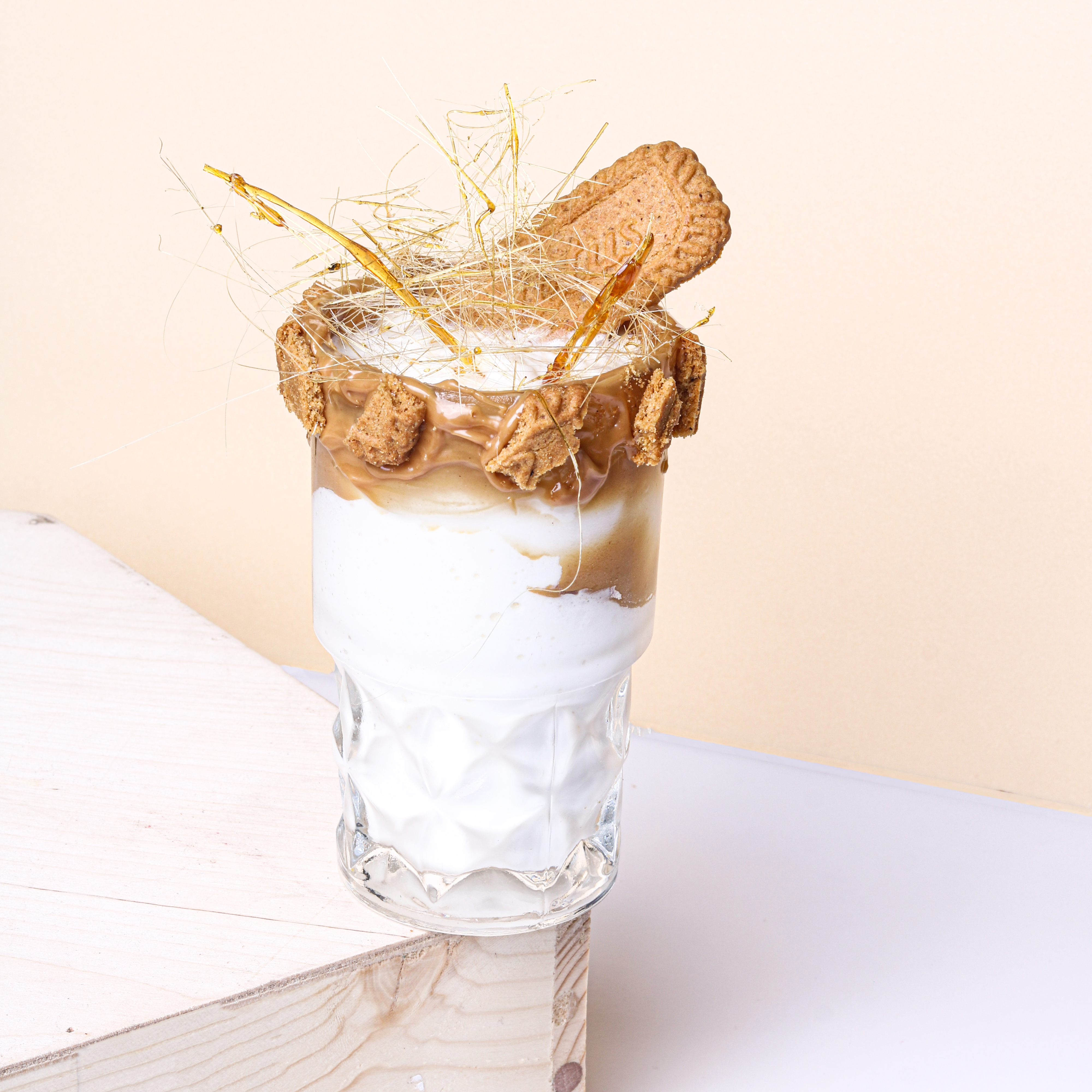 لوتوس شیک  latus millshake