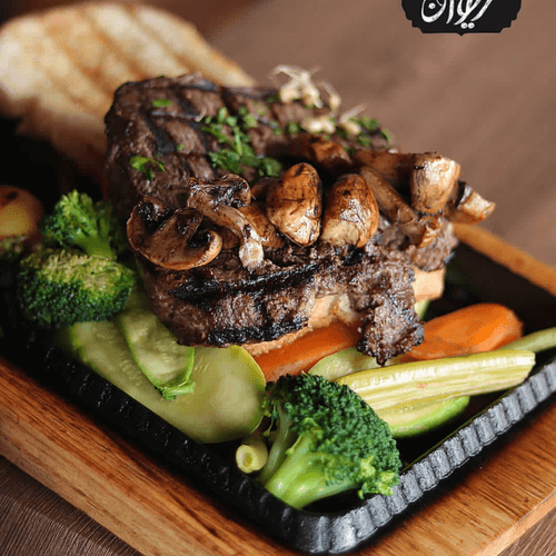 اسموکی .. smoked beef fillet & mushrooms sauce 
