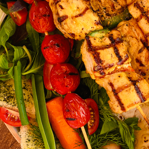 خوراک جوجه کباب. Chicken kebab/3 skewers 